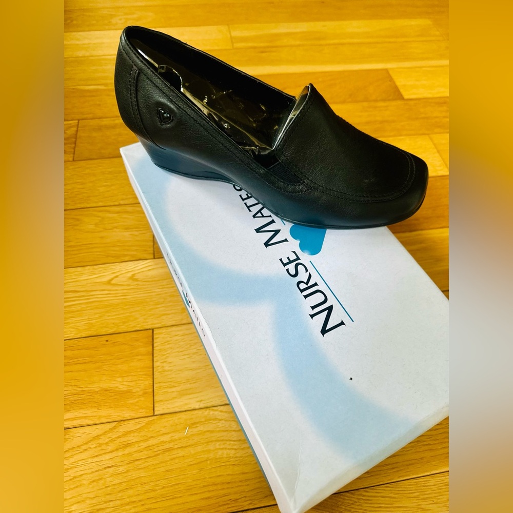 NIB Frankie Nurse Mates Comfortable Wedge Loafers 
Size 9